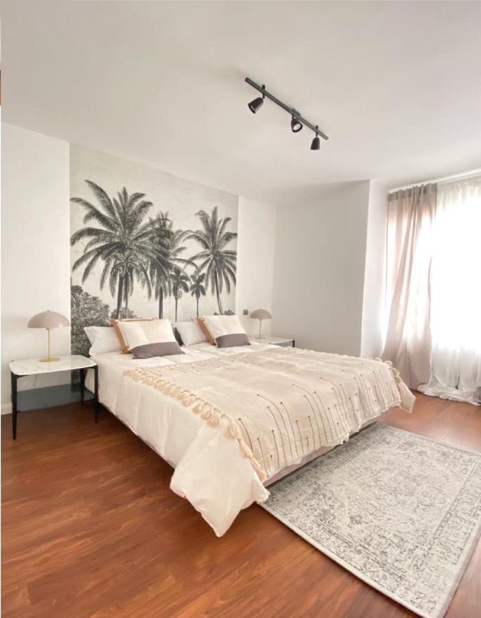 Apartamento Plaza De Castilla Iii - Ubicacion Privilegiada Y Estilo Moderno