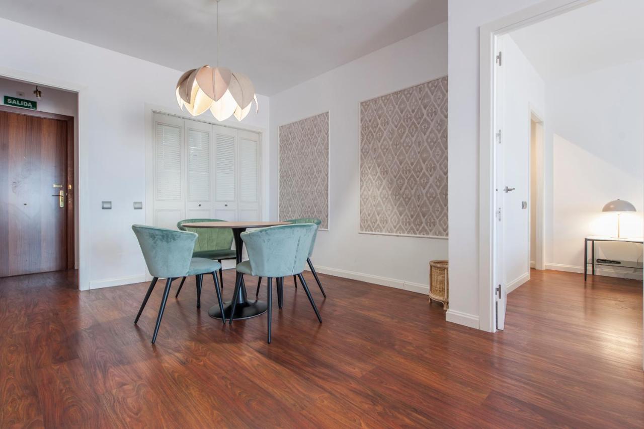 Apartamento Plaza De Castilla Iii - Ubicacion Privilegiada Y Estilo Moderno *