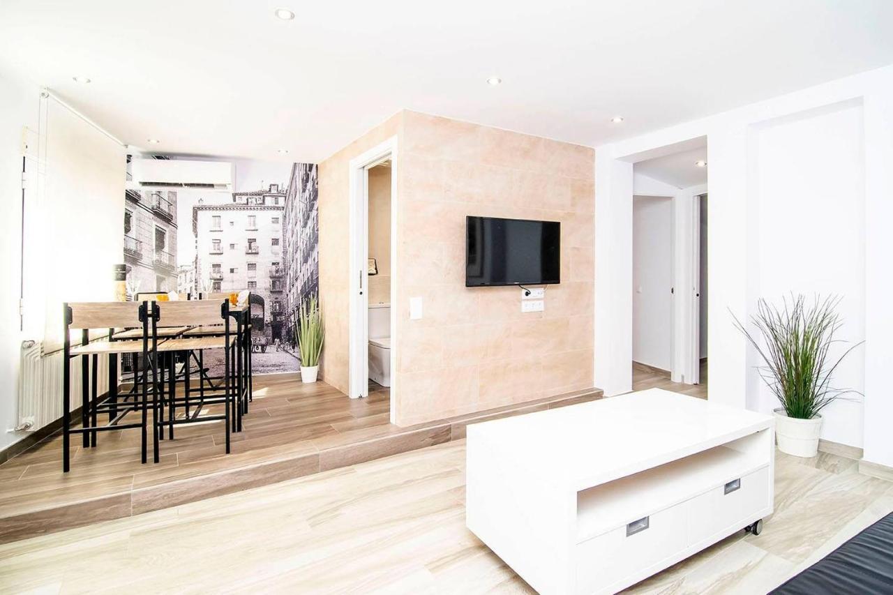 Center Next Plaza Mayor By Batuecas *