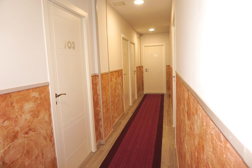 Muchomadrid Hostel *