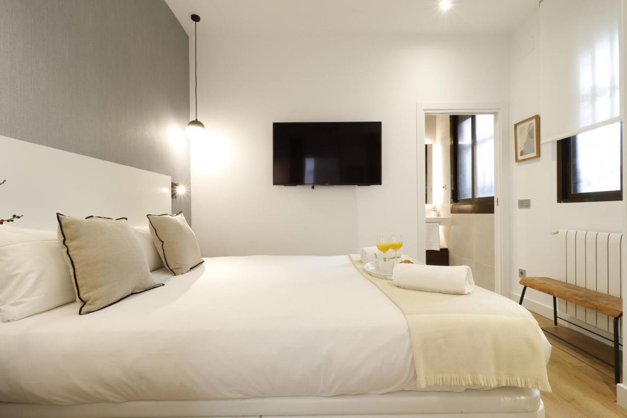 Reina Sofia Boutique Ii By Madflats Collection