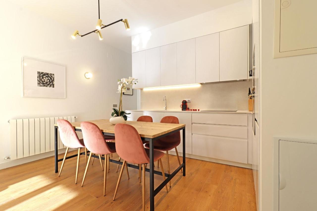 Appartement Reina Sofia Boutique Ii By Madflats Collection