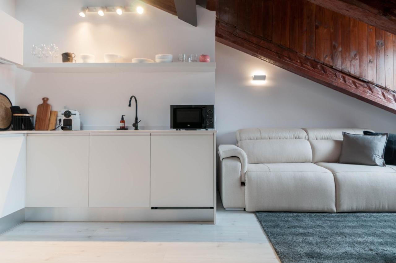 Hellenhost - Gran Via Appartamento