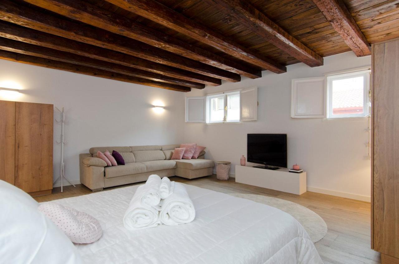 Hellenhost - Gran Via Appartamento Madrid