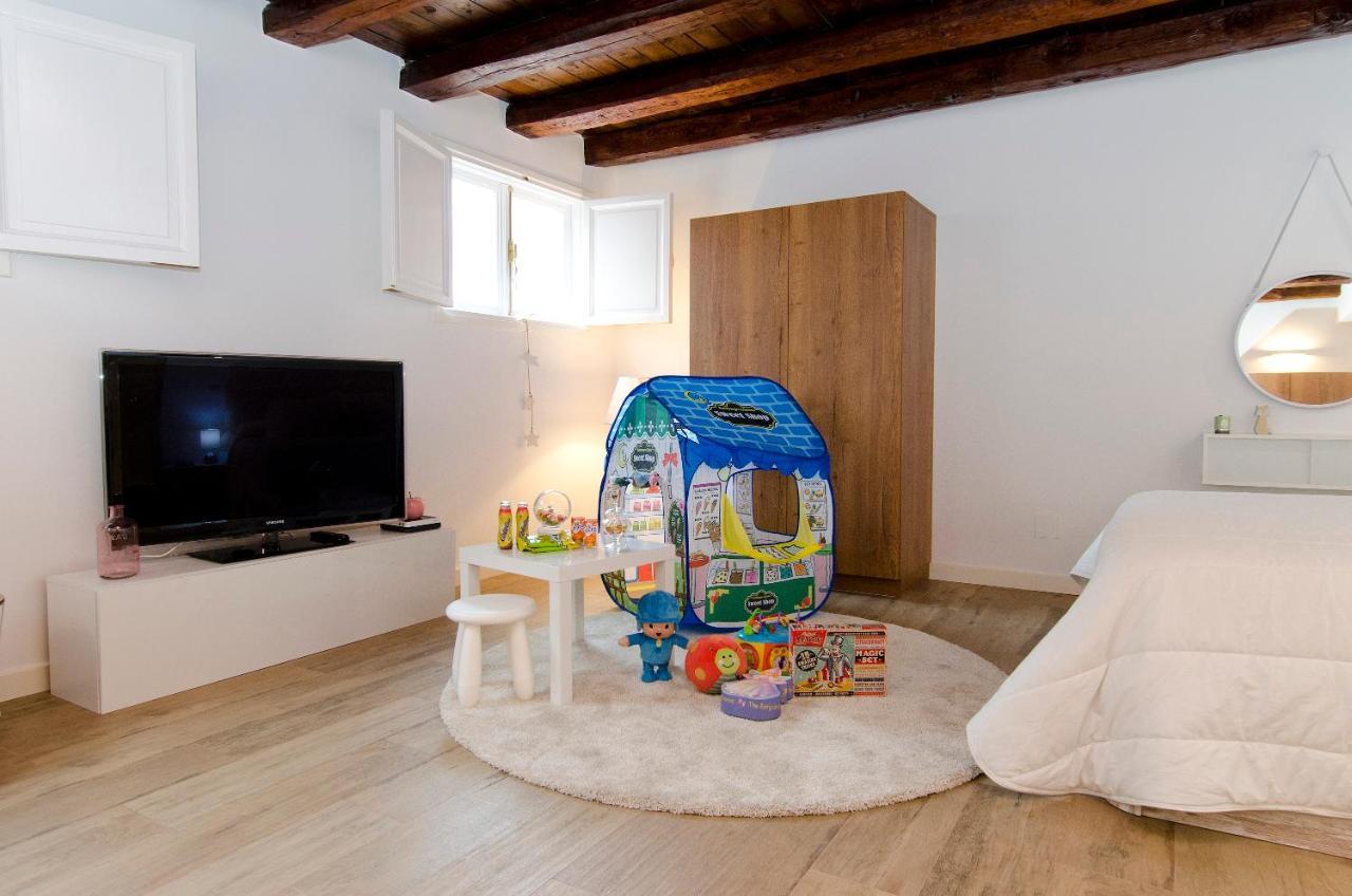 Hellenhost - Gran Via Appartamento Madrid