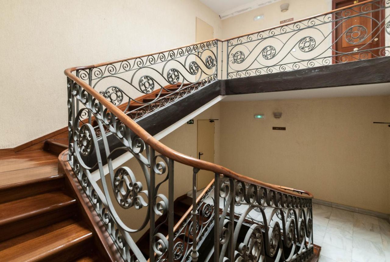 Hellenhost - Gran Via Appartamento