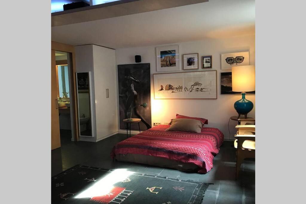 Spacious Chillout In *