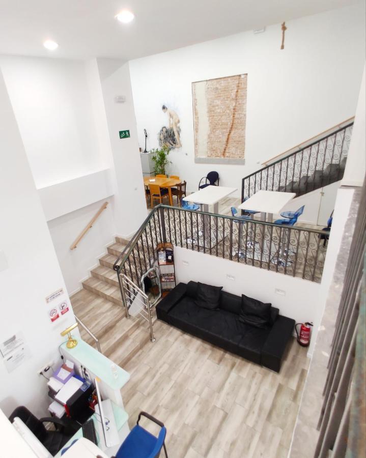 Hostel Palafox 23 *