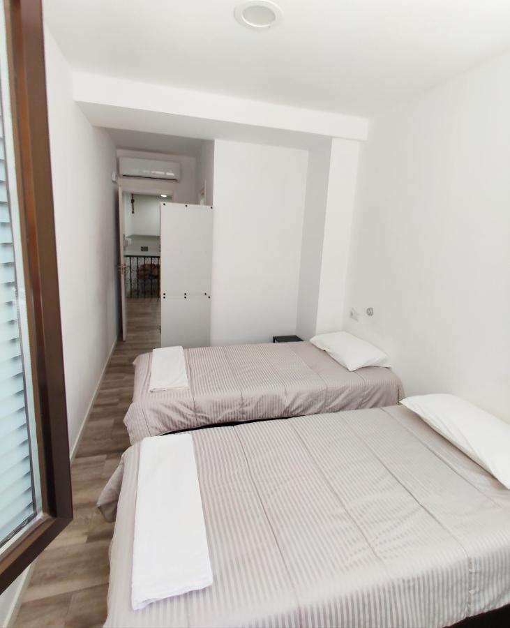 Palafox 23 Hostel *