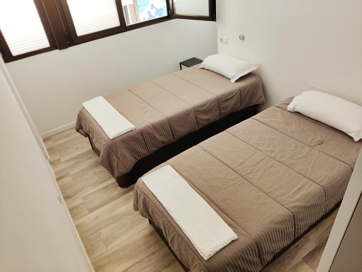 Hostel Palafox 23 *