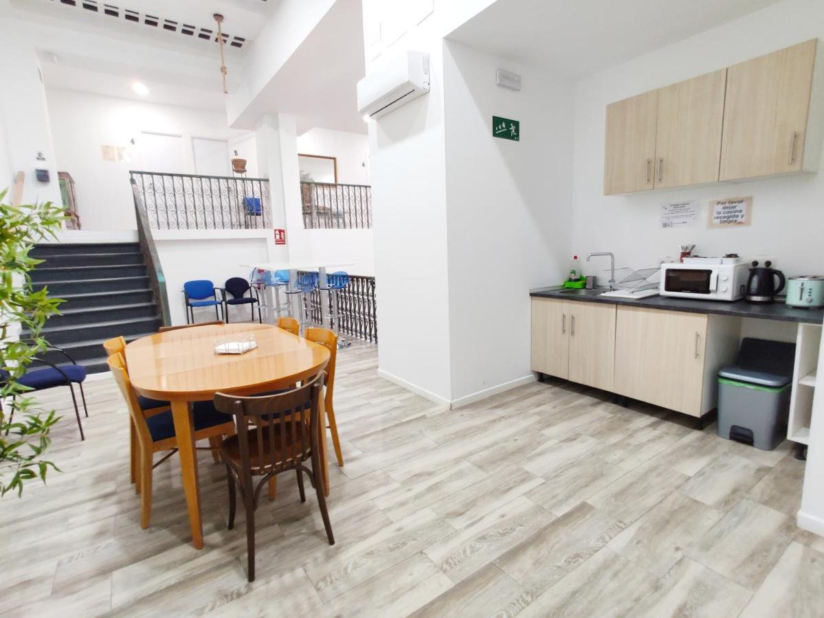Hostel Palafox 23 *