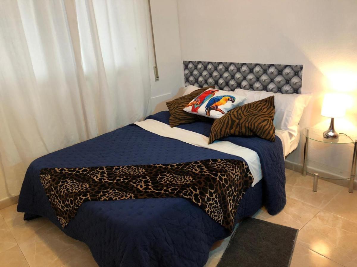 La Reina De Gran Via - Parking Tph Bed & Breakfast Madrid