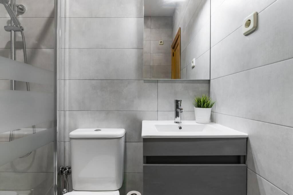 Coqueto Piso En Madrid/atocha. 4 Personas 2 Hab *