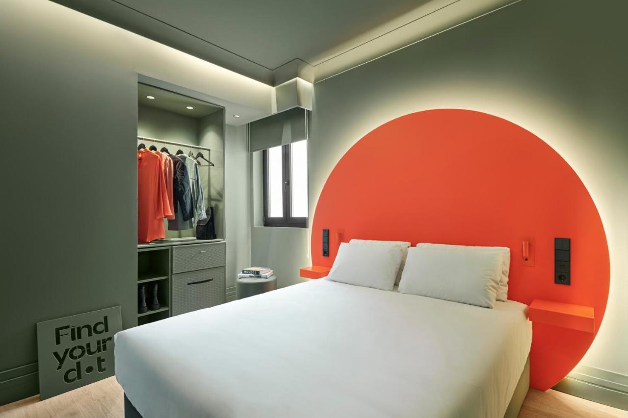 Chic & Basic Dot Hotel