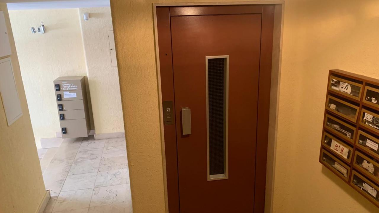 Con Despacho Suites Torr Av America-prosperidad Apartment Madrid