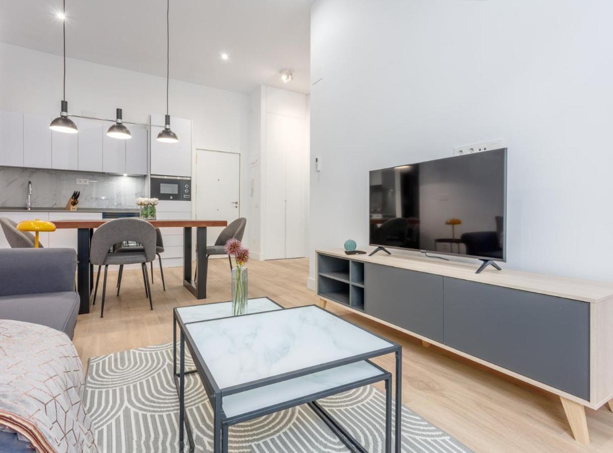 Huertas Iv Apartment