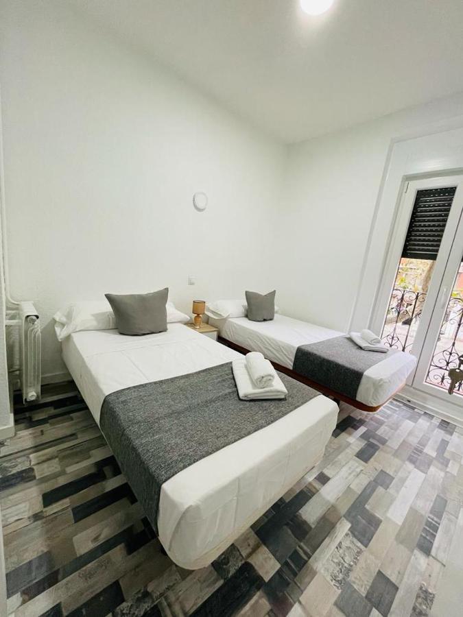 Noche Y Dia Guest house 2*