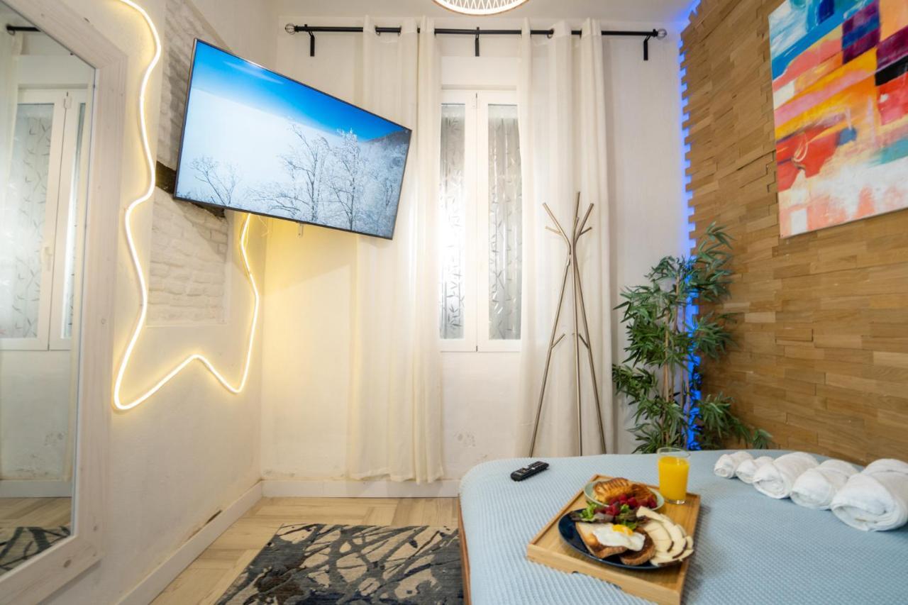 Cozy Puerta Del Sol & Private Patio Appartement