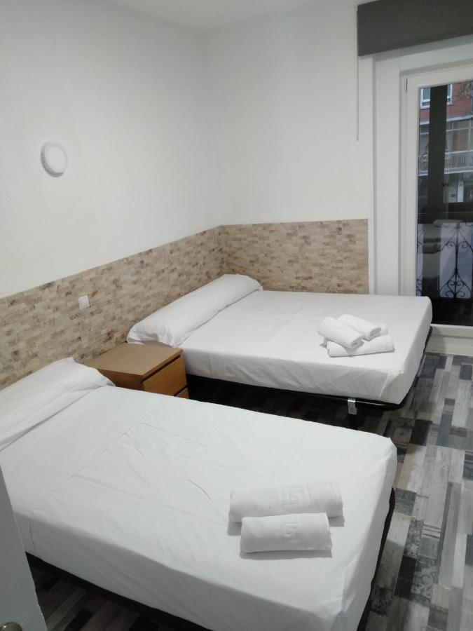 Noche Y Dia Guest house 2*