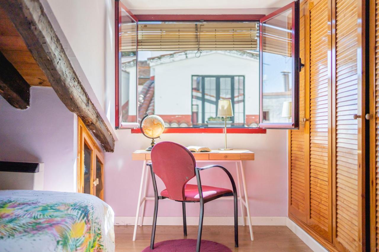 Appartement For Cozy Attic Private Terrace In Ech5 *