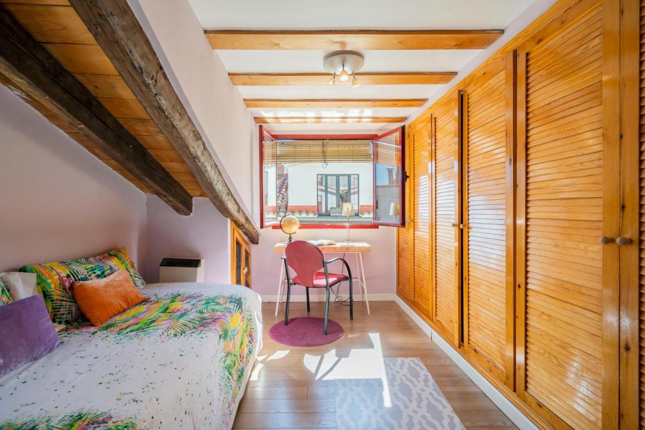 Appartement For Cozy Attic Private Terrace In Ech5