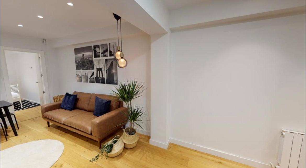 Edsam Brown Apartment Madrid
