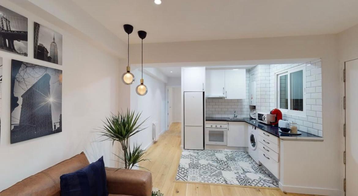 Edsam Brown Apartment