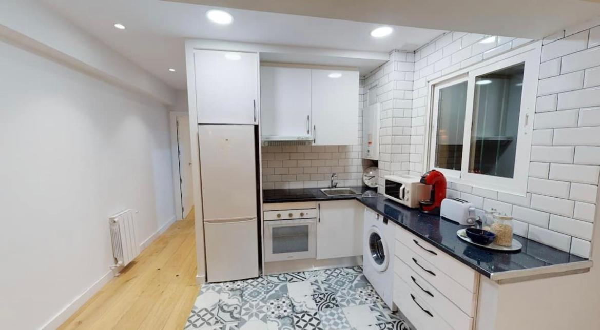 Apartment Edsam Brown Madrid
