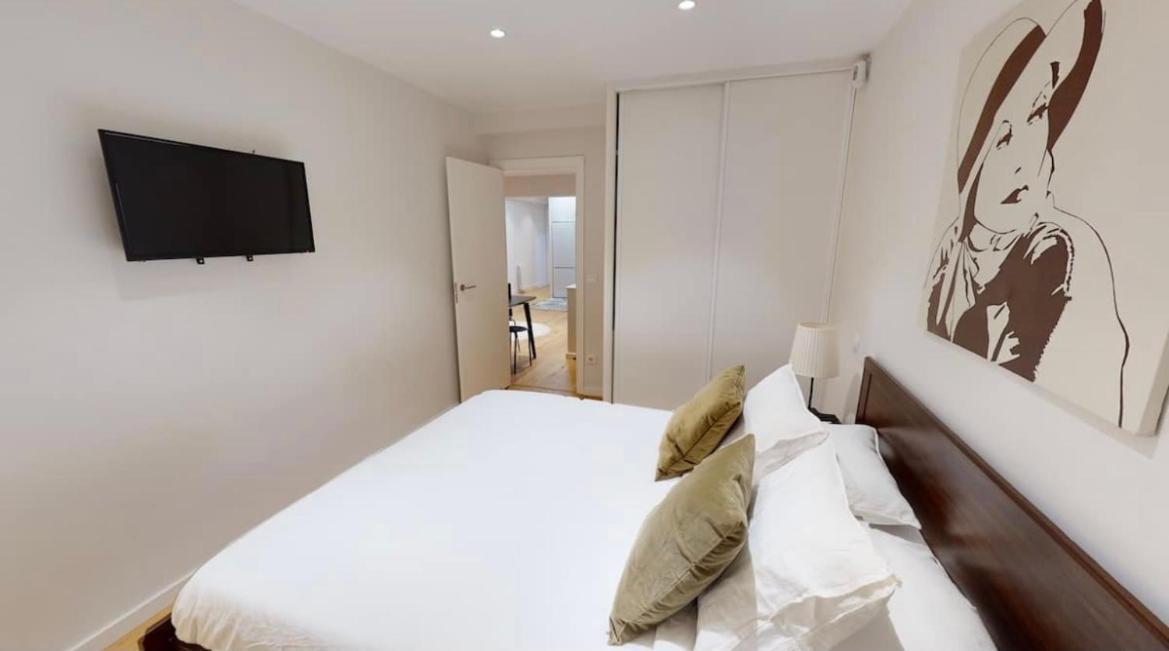 Edsam Brown Apartment Madrid