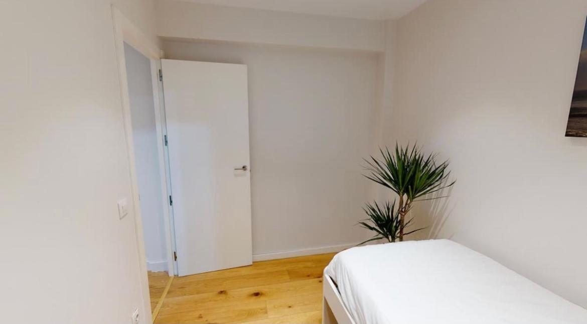 Apartment Edsam Brown