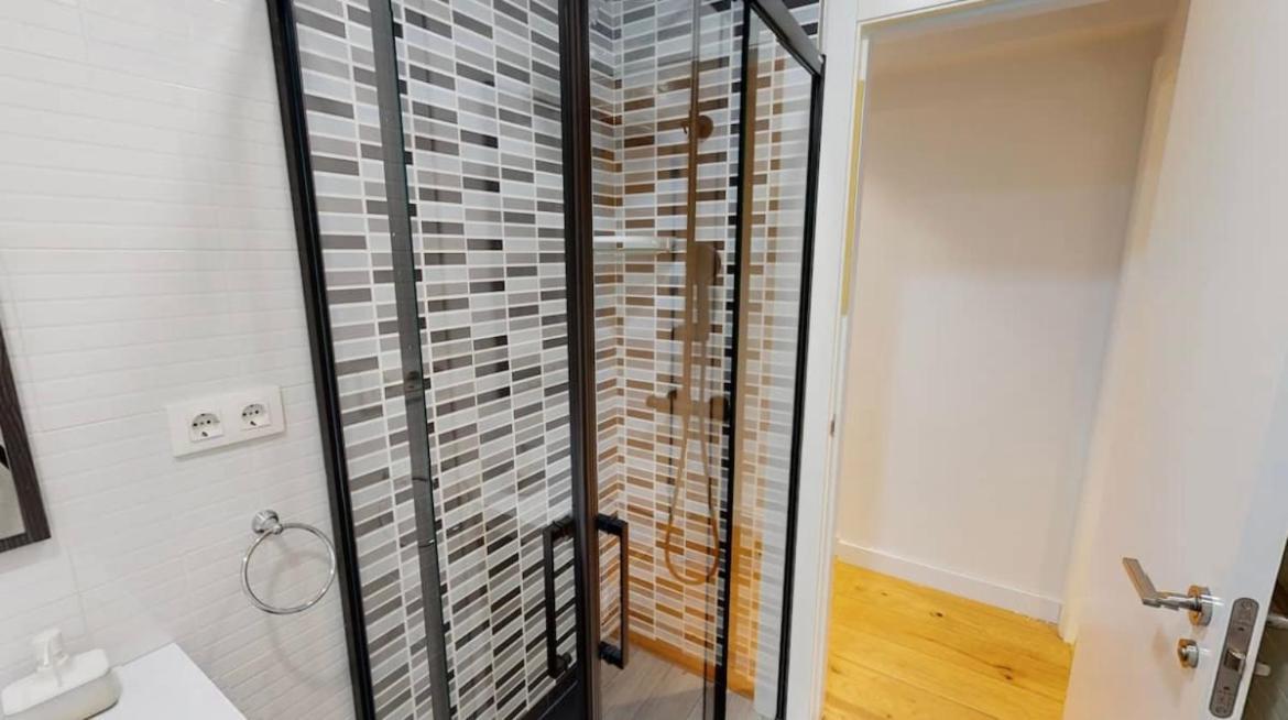 Apartment Edsam Brown *
