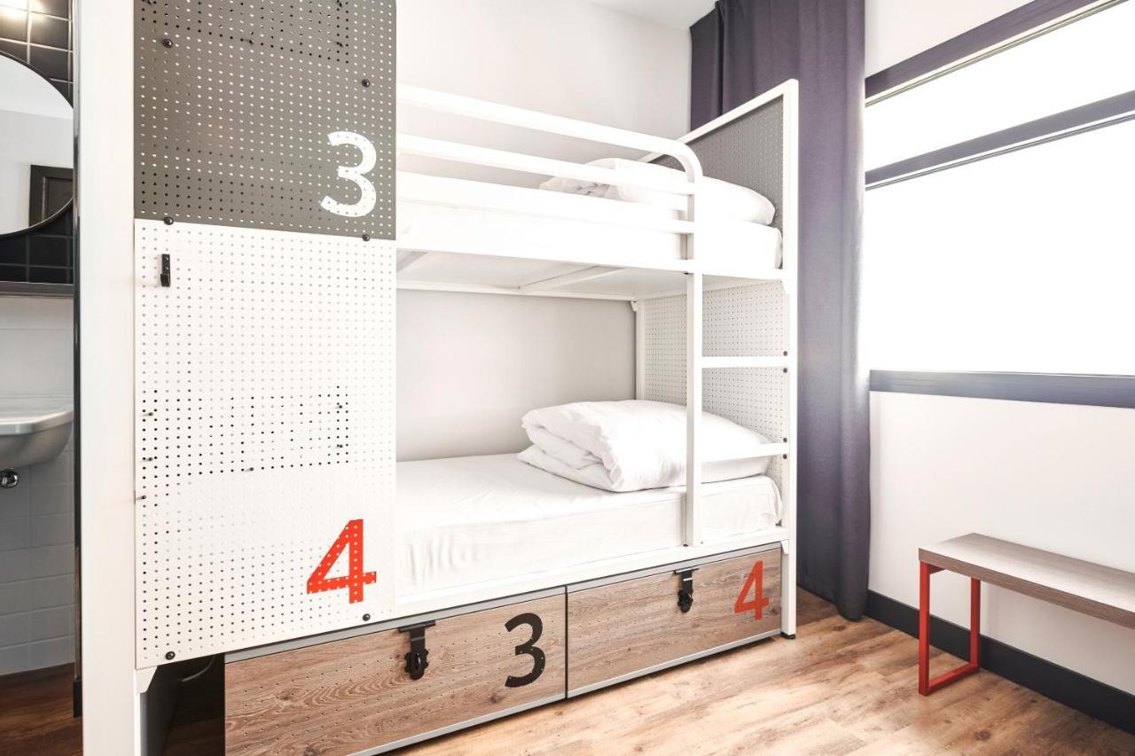 Generator Hostal *