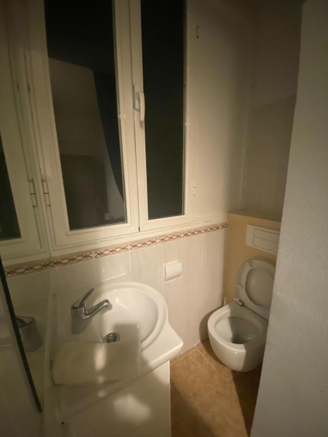 Corredera Rooms, No Llegadas Despues De 21h * Madri