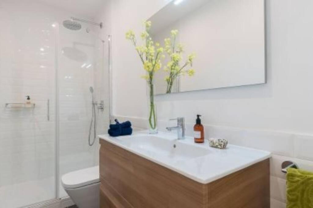 Center 2 Bedrooms Quiet Appartement *