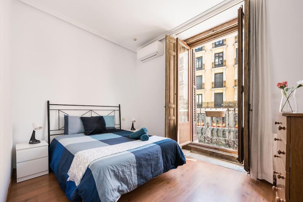 Living Cuchilleros Apartment Madrid