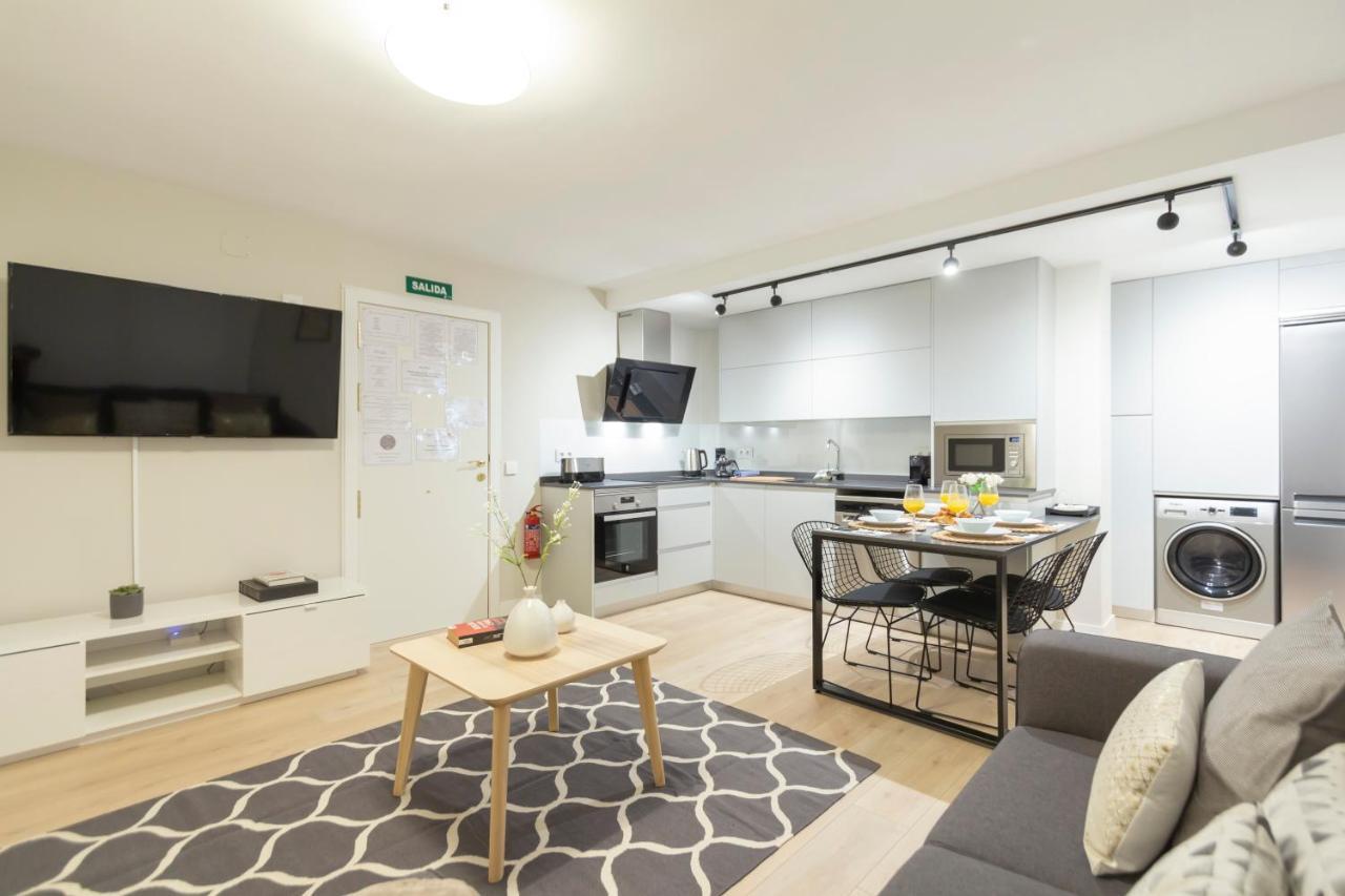 Dobohomes - Clara Del Rey * Madrid
