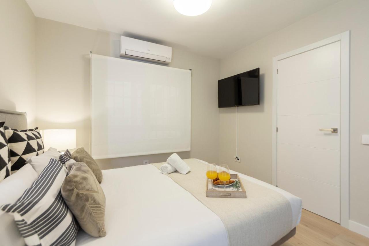 Dobohomes - Clara Del Rey Apartment *