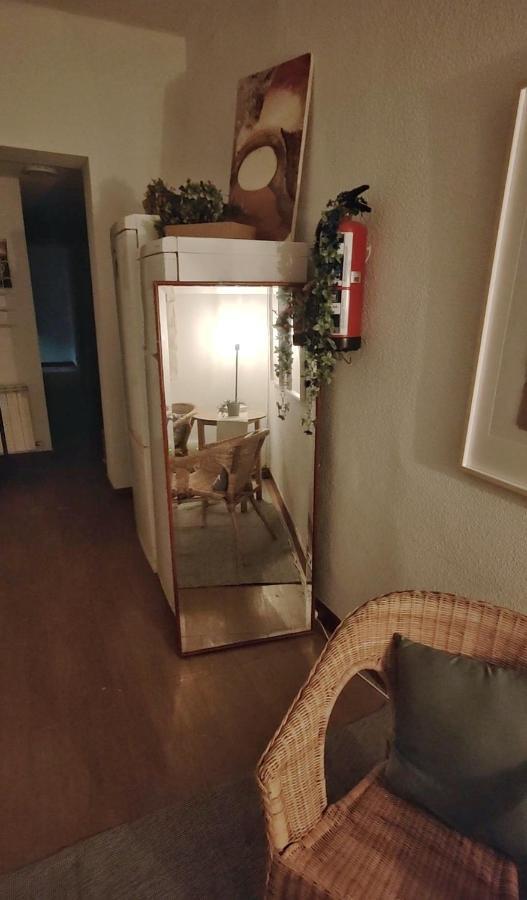 Corredera Rooms, No Llegadas Despues De 21h Casa de hóspedes *