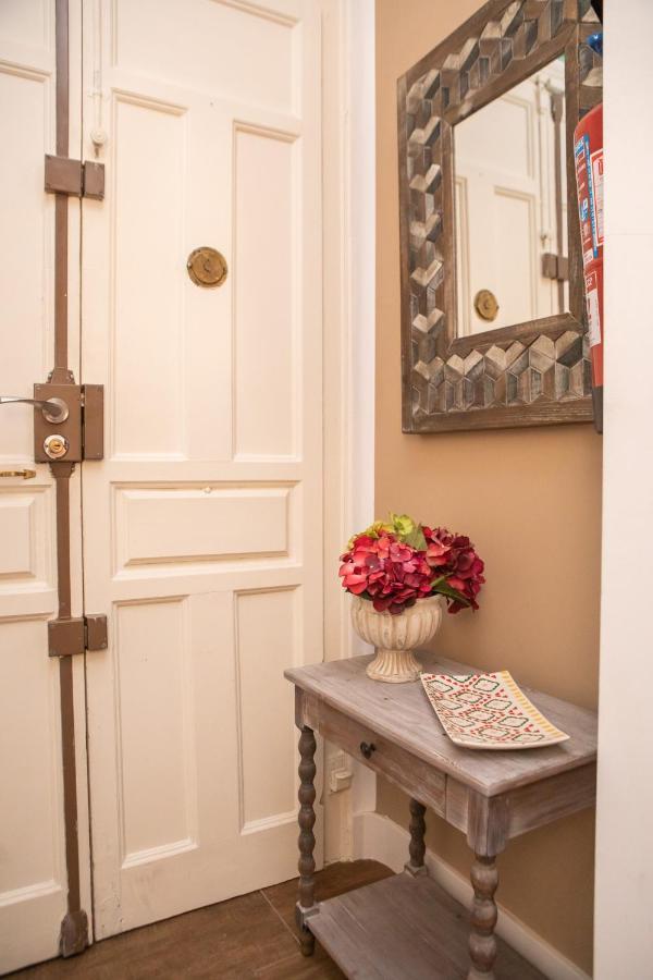 Luxury Near Royal Palace Apartment *