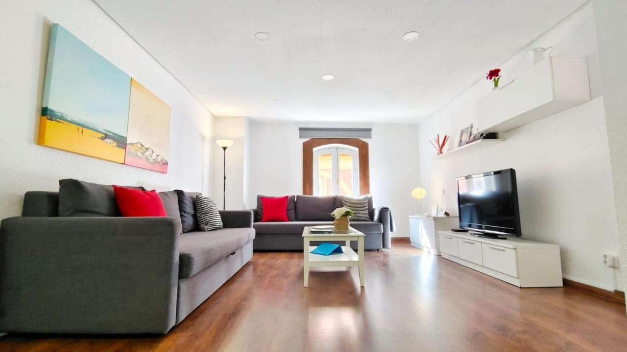 Hola Apartment *