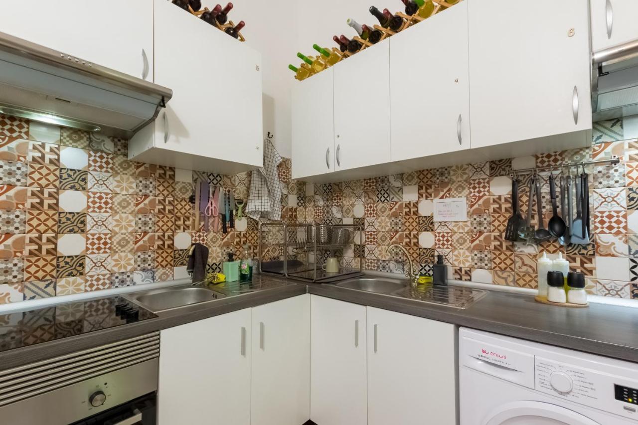 Appartement Social - Kitchen - *