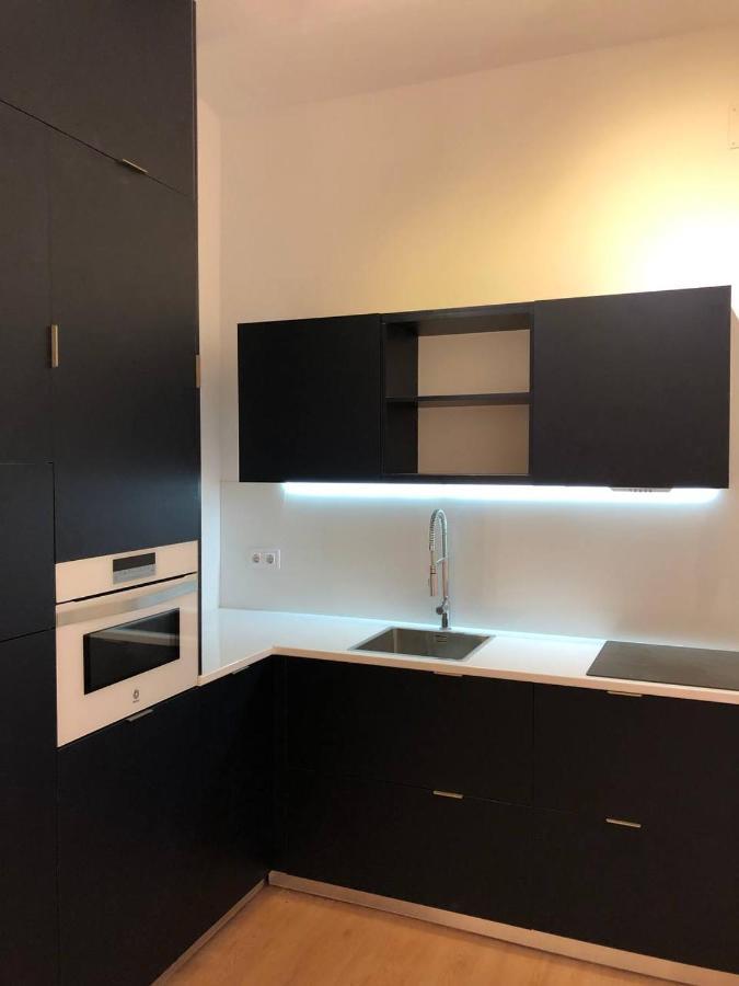Moderno Con Estilo, 2 Dormitorios 1 Bano, La Latina Apartamento