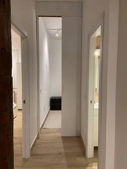 Opera-suites Luxury La Boheme, In The Very Center Of Madrid. Appartement *