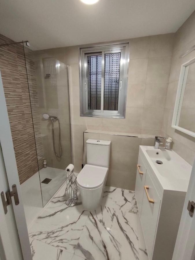 And Well-connected Flat In Appartamento