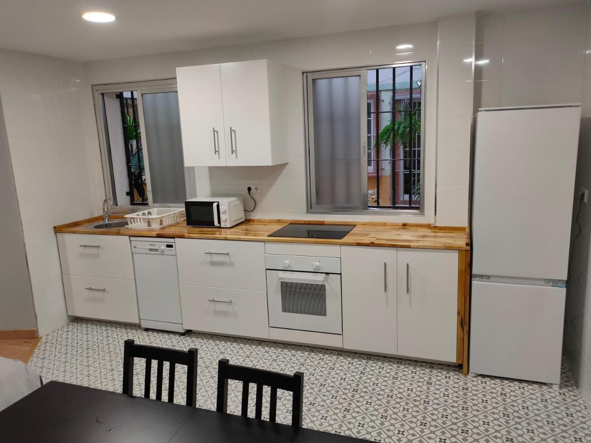 Apartment And Well-connected Flat In