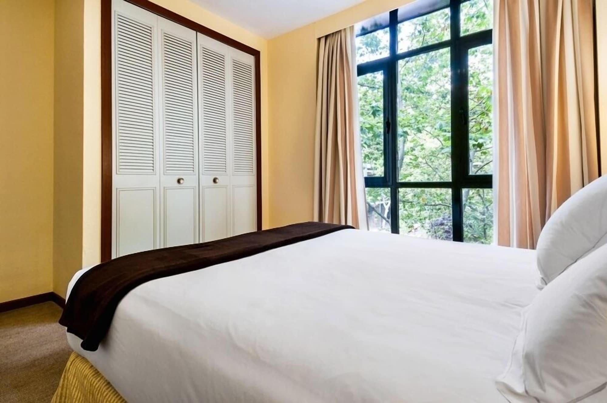 Espahotel Plaza Basilica Aparthotel Madrid