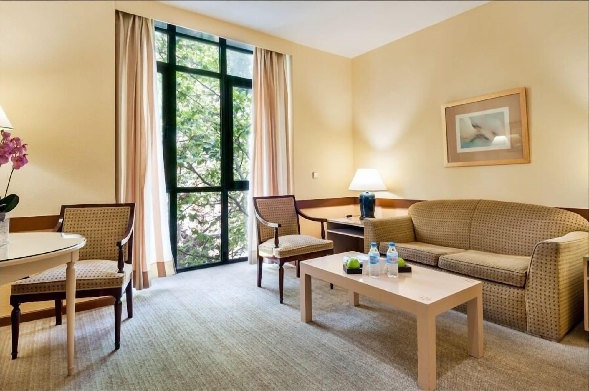 Espahotel Plaza Basilica Aparthotel 3*