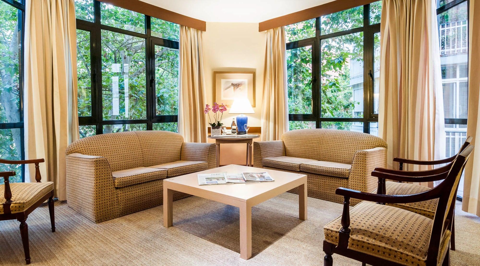 Aparthotel Espahotel Plaza Basilica 3*