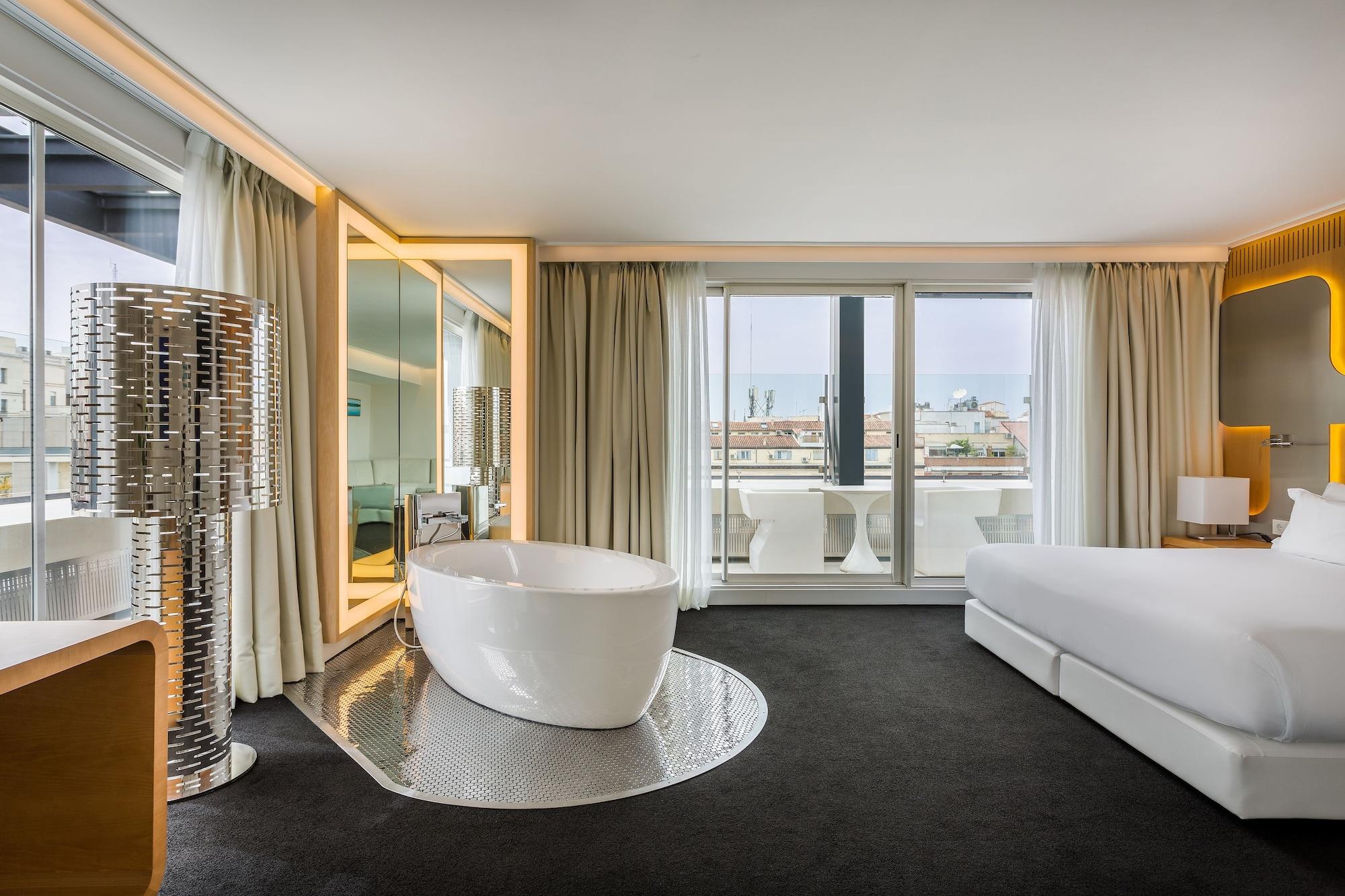 Mate Oscar Hotel