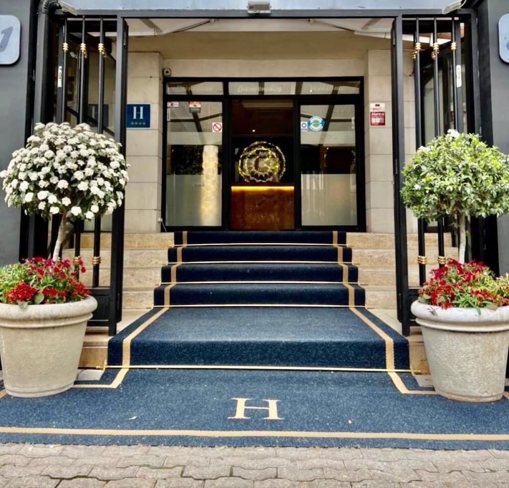 Hotel Feria De 4*